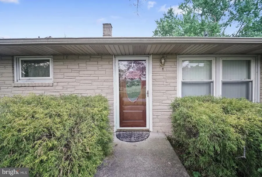 1417 Old Airport Rd, Douglassville, PA 19518 - #2