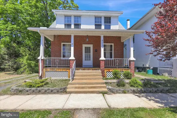 2023 Spring St, READING, PA 19609