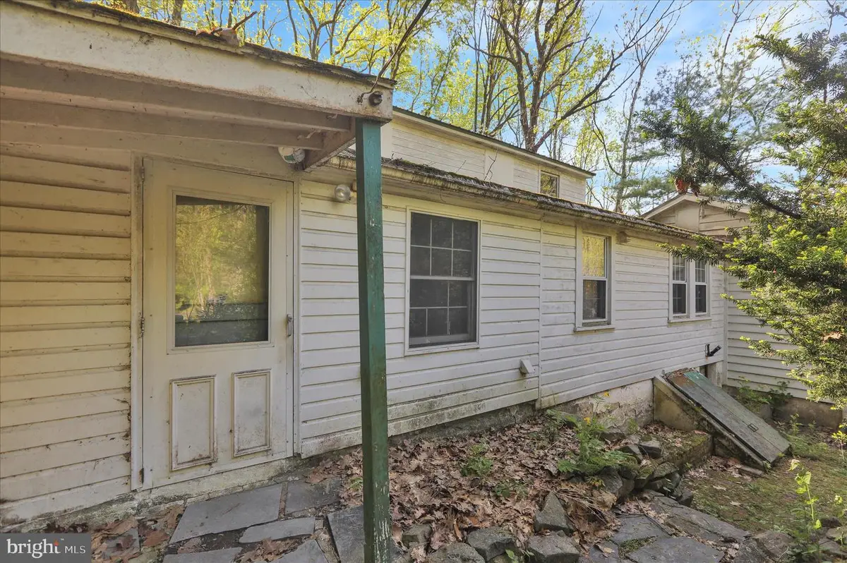 100 Walnuttown Rd, Fleetwood, PA 19522 - #1