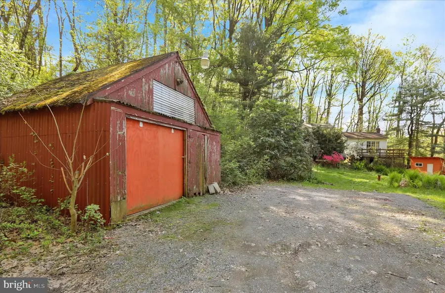 100 Walnuttown Rd, Fleetwood, PA 19522 - #3