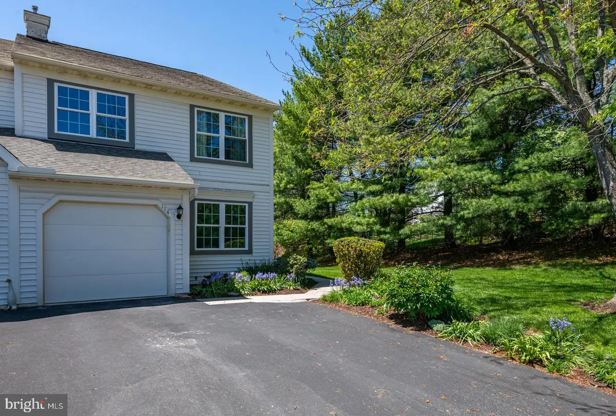 114 Wessex Ct, Reading, PA 19606 - #1