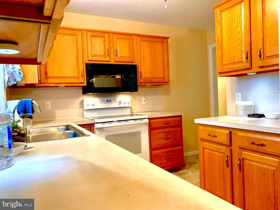 807 Jefferson St, Birdsboro, PA 19508 - #3
