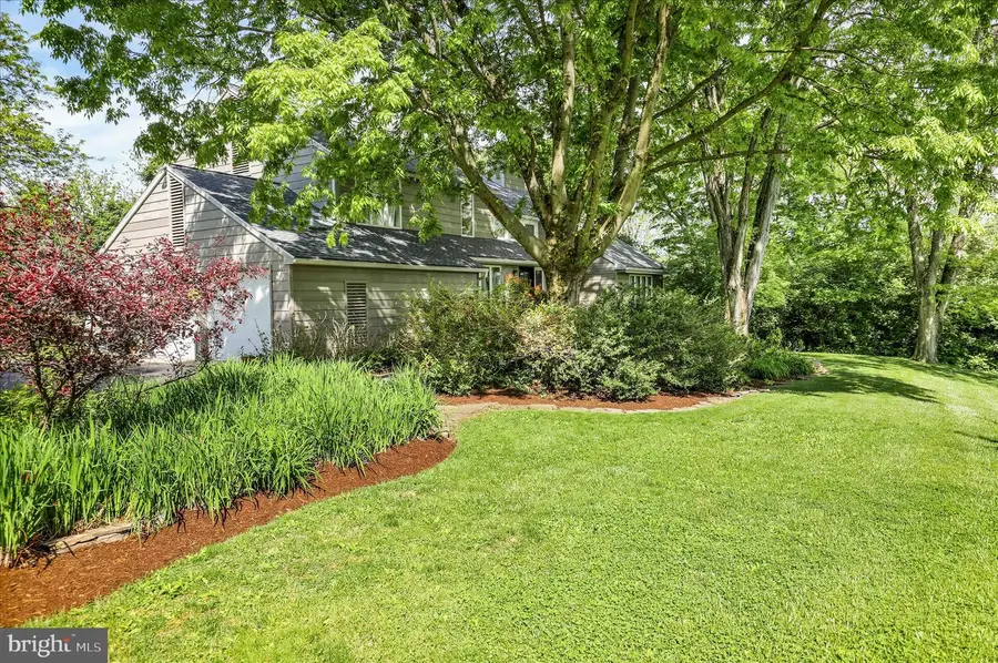 637 Scenic Dr, Bernville, PA 19506 - #3