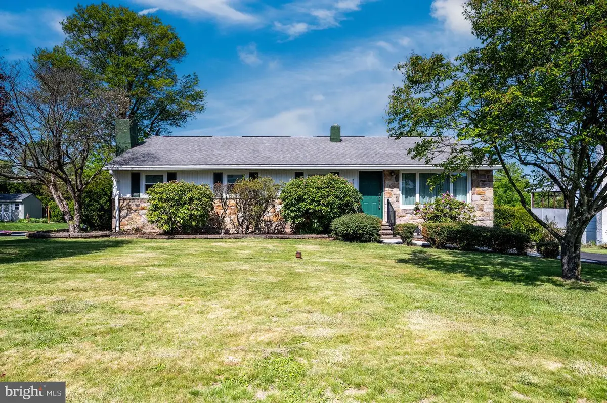 220 Maple Springs Dr, Birdsboro, PA 19508 - #1