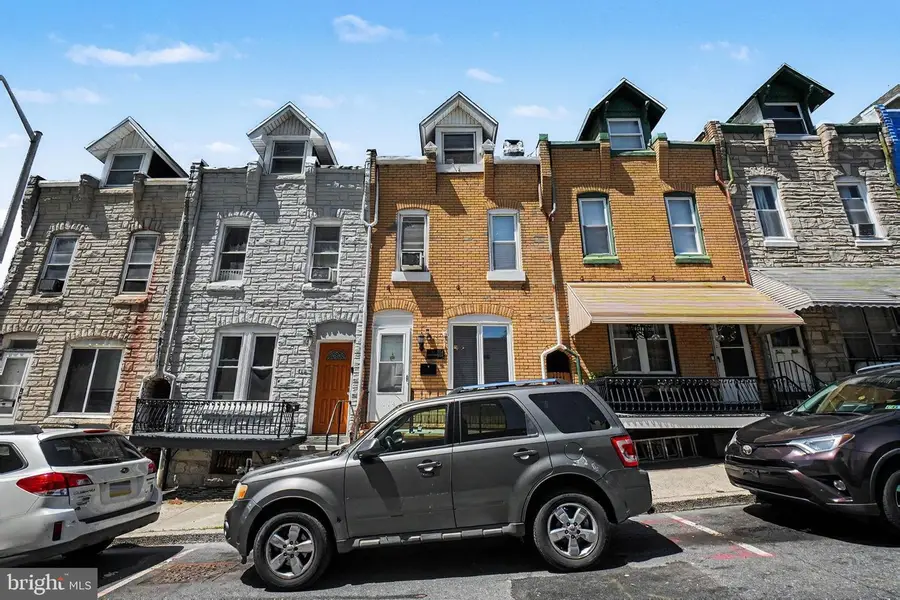 114 Pear St, Reading, PA 19601 - #2