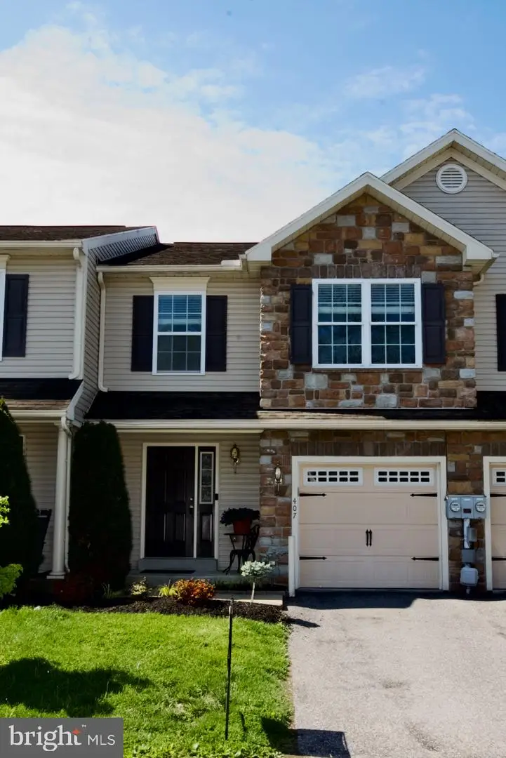 407 Caramist, Sinking Spring, PA 19608 - #2