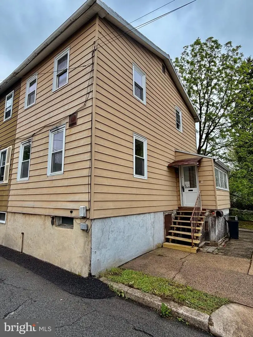 24 Franklin St, Shillington, PA 19607 - #1