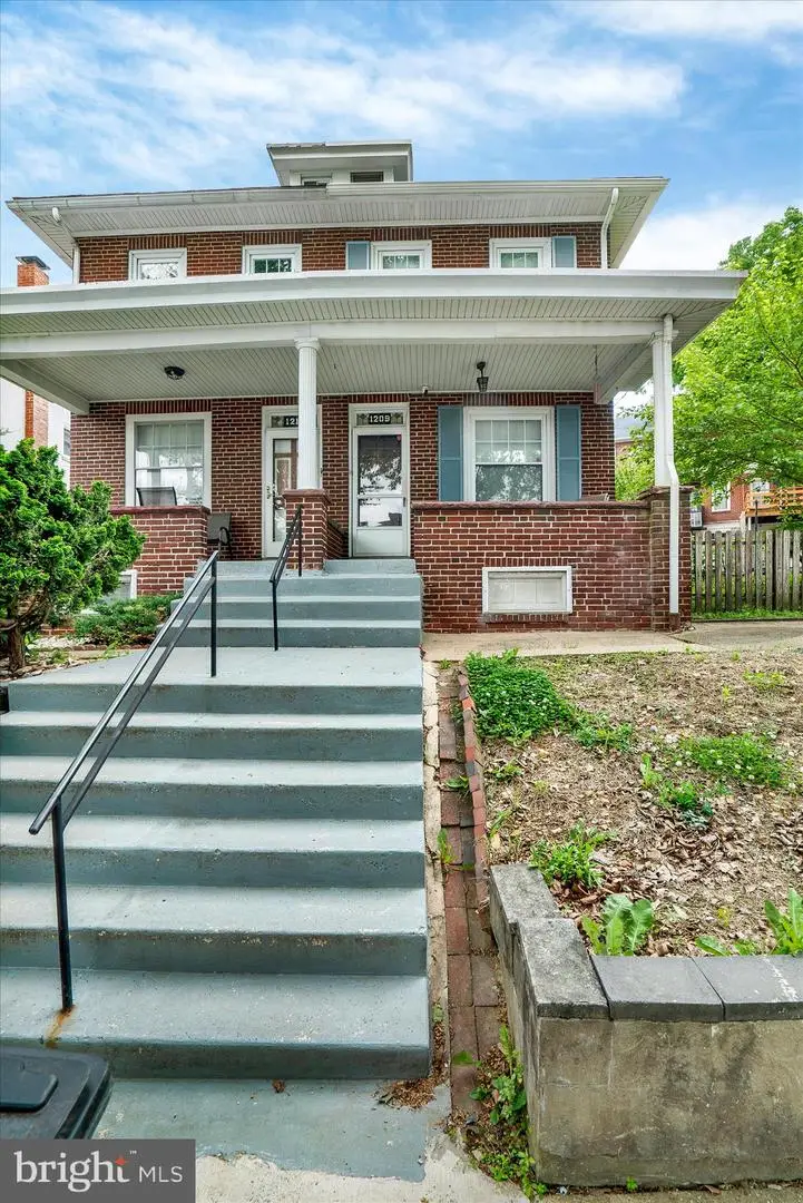 1209 Linden St, Reading, PA 19604 - #2