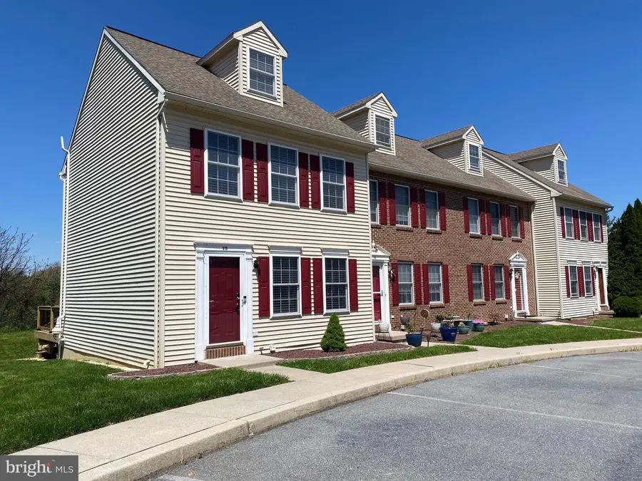 15 Weiser Ct, Womelsdorf, PA 19567 - #2