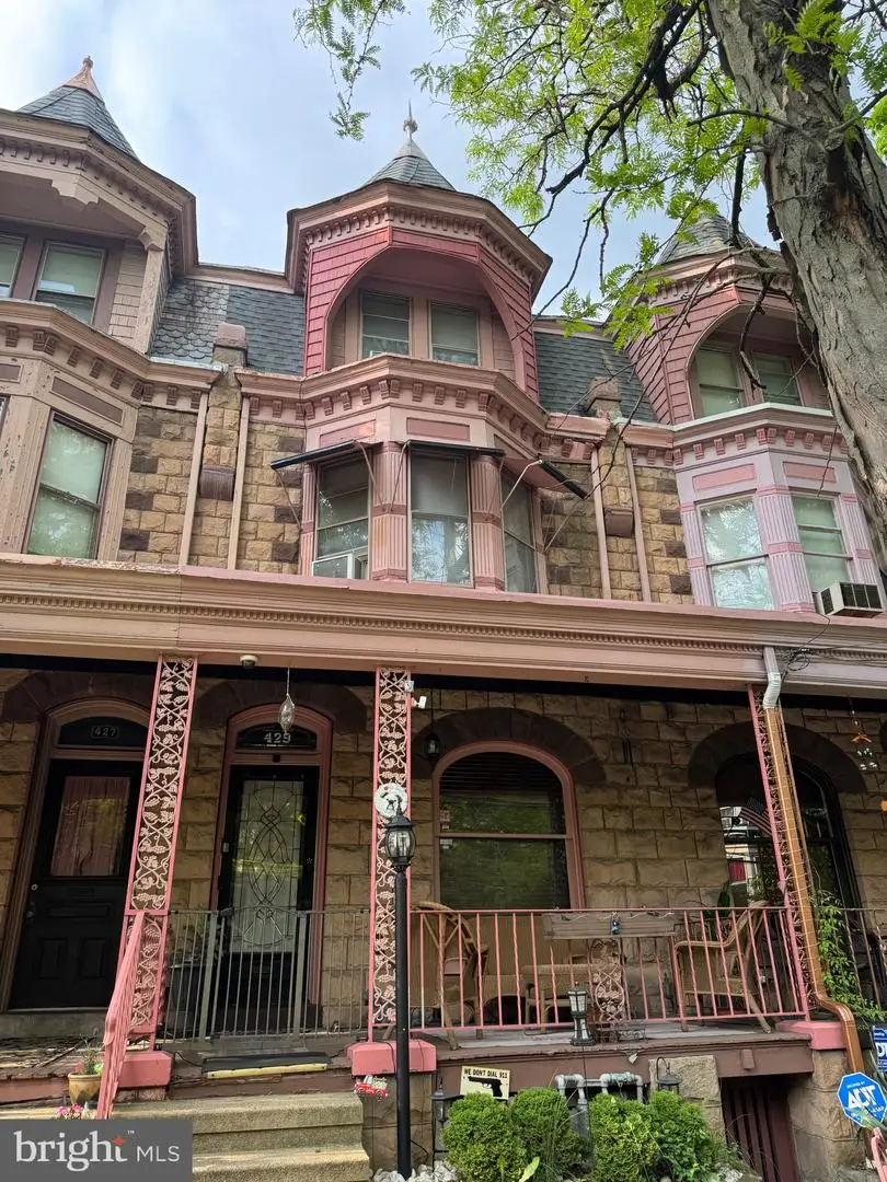 429 Greenwich St, Reading, PA 19601 - #1