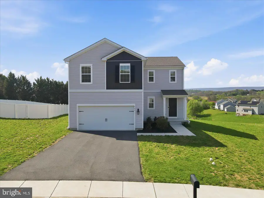 561 E 4th St E, Bernville, PA 19506 - #2