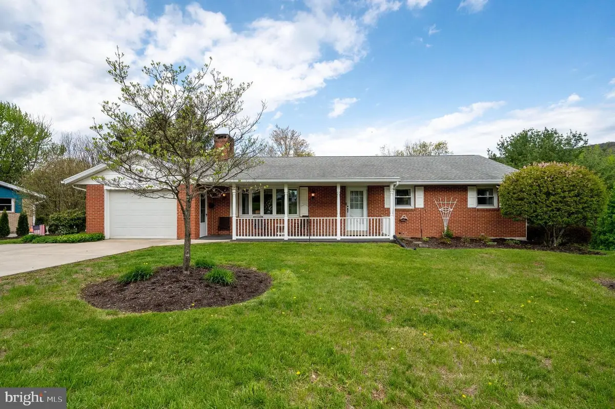 801 N Crescent Ave, Hamburg, PA 19526 - #1