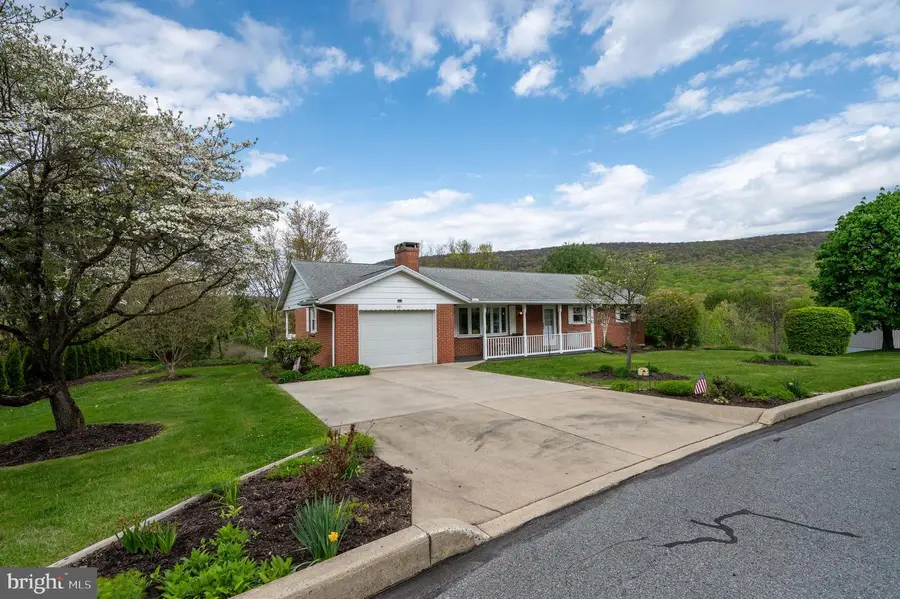 801 N Crescent Ave, Hamburg, PA 19526 - #3