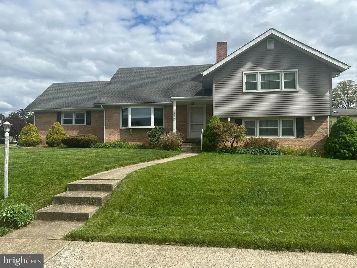 2900 Octagon Ave, Sinking Spring, PA 19608 - #1
