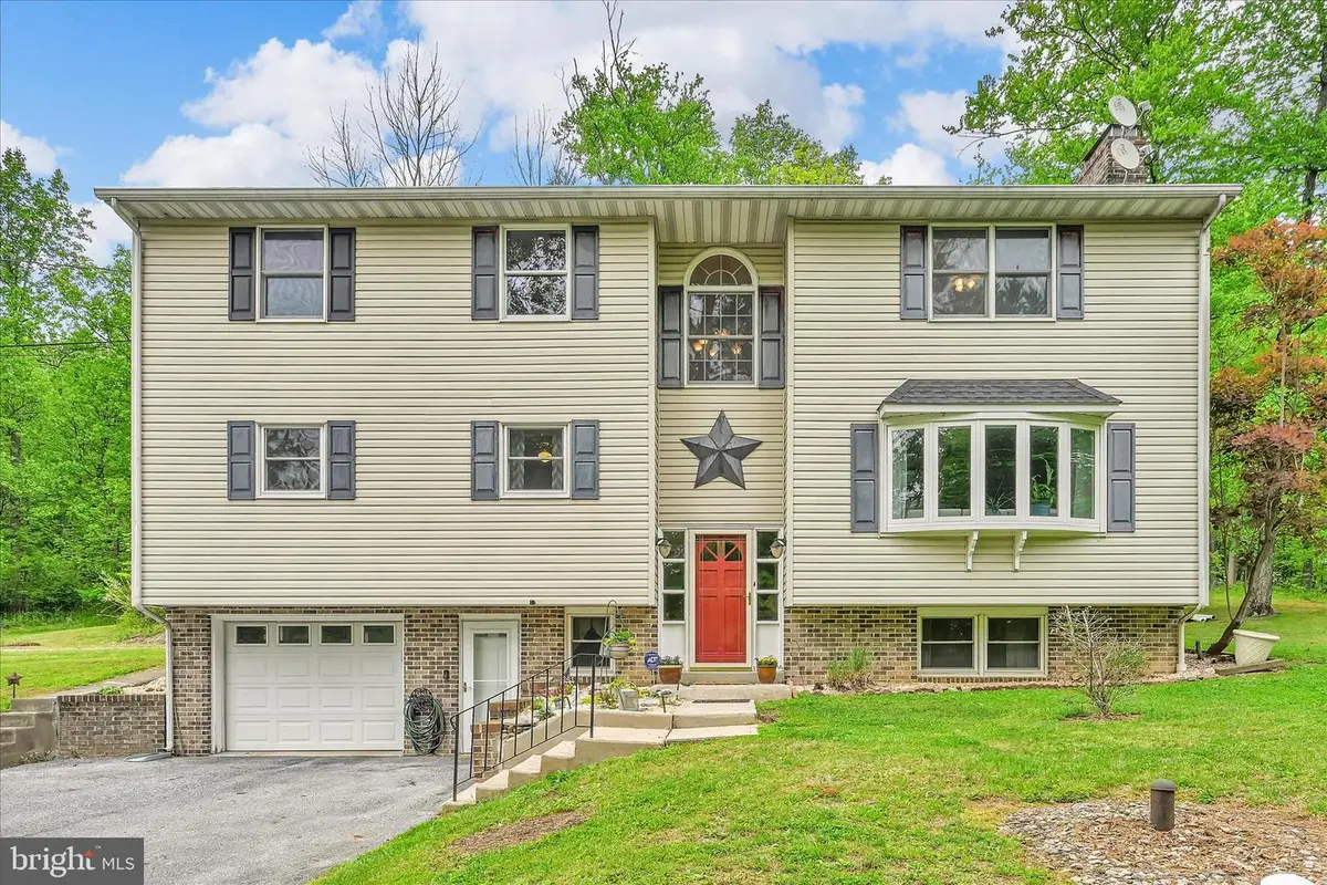 5220 Oley Turnpike Rd, Reading, PA 19606 - #1