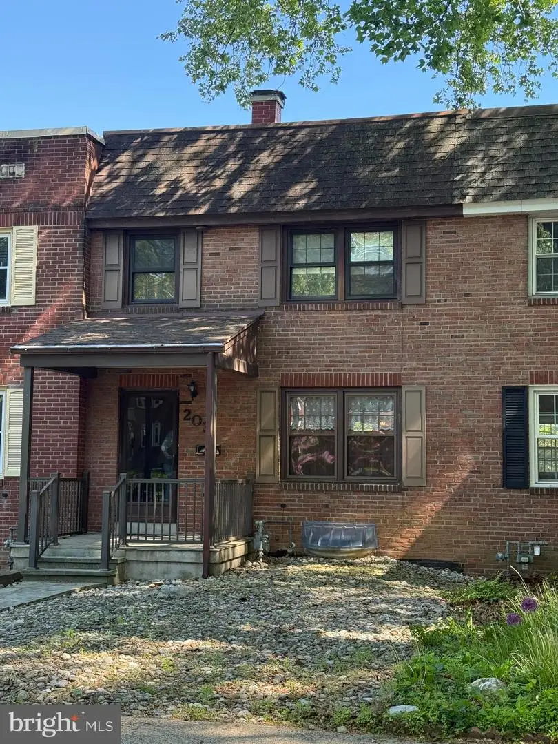 203 Sycamore Rd, Reading, PA 19611 - #2