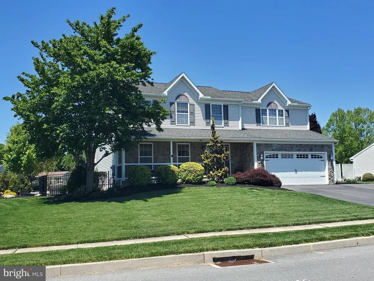 615 W Pine St, Leesport, PA 19533 - #1