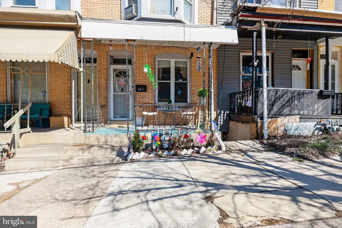 327 W Windsor St, Reading, PA 19601 - #1