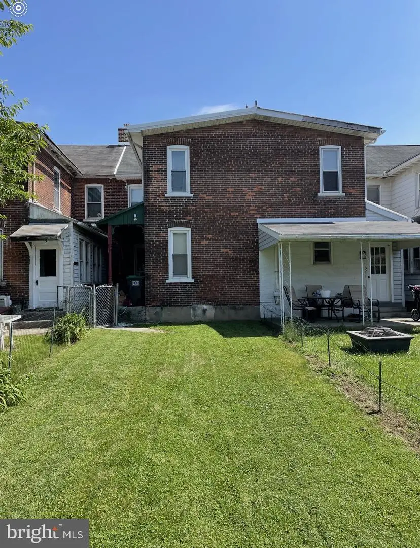 49 E Washington St, Topton, PA 19562 - #2