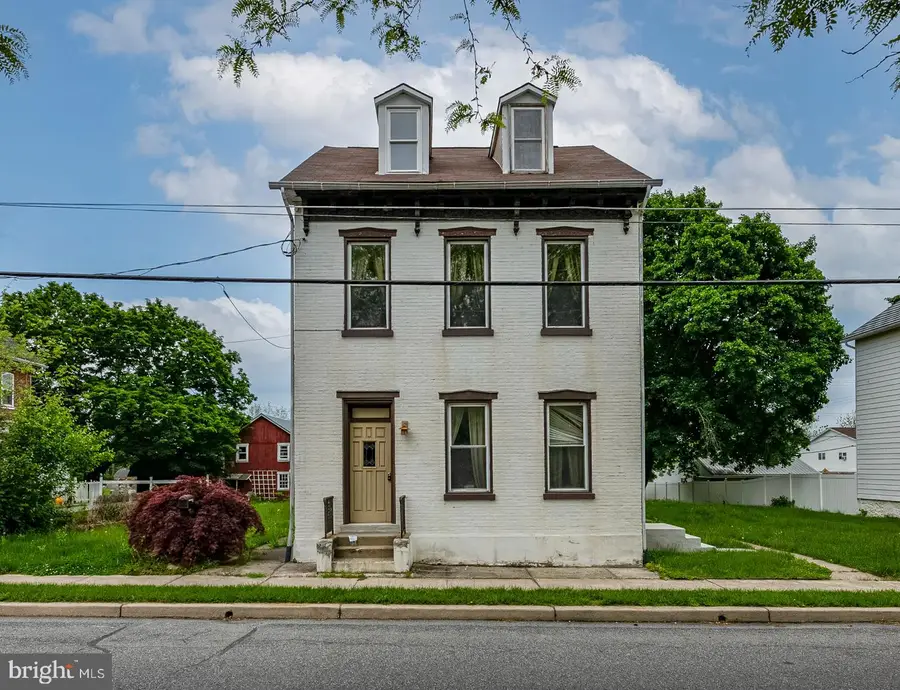 209 W Franklin St, Topton, PA 19562 - #2