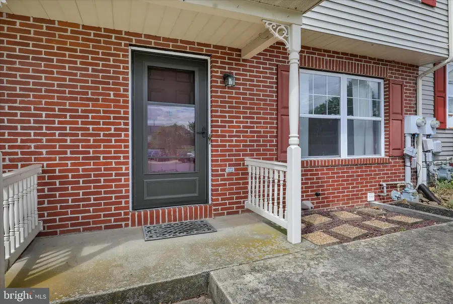 4 Red Tail Ct, Hamburg, PA 19526 - #2