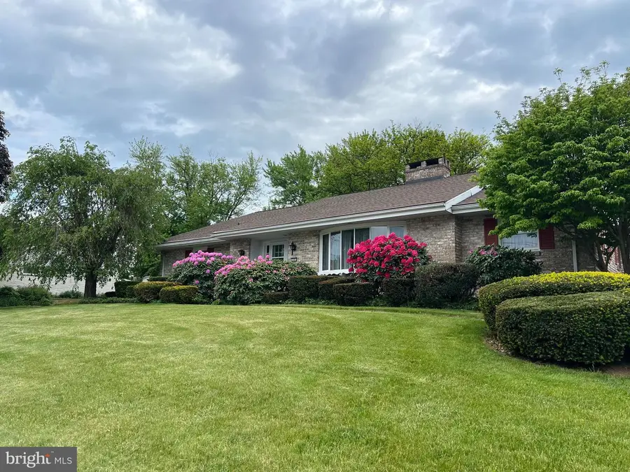 540 Lyman Ave, Womelsdorf, PA 19567 - #2