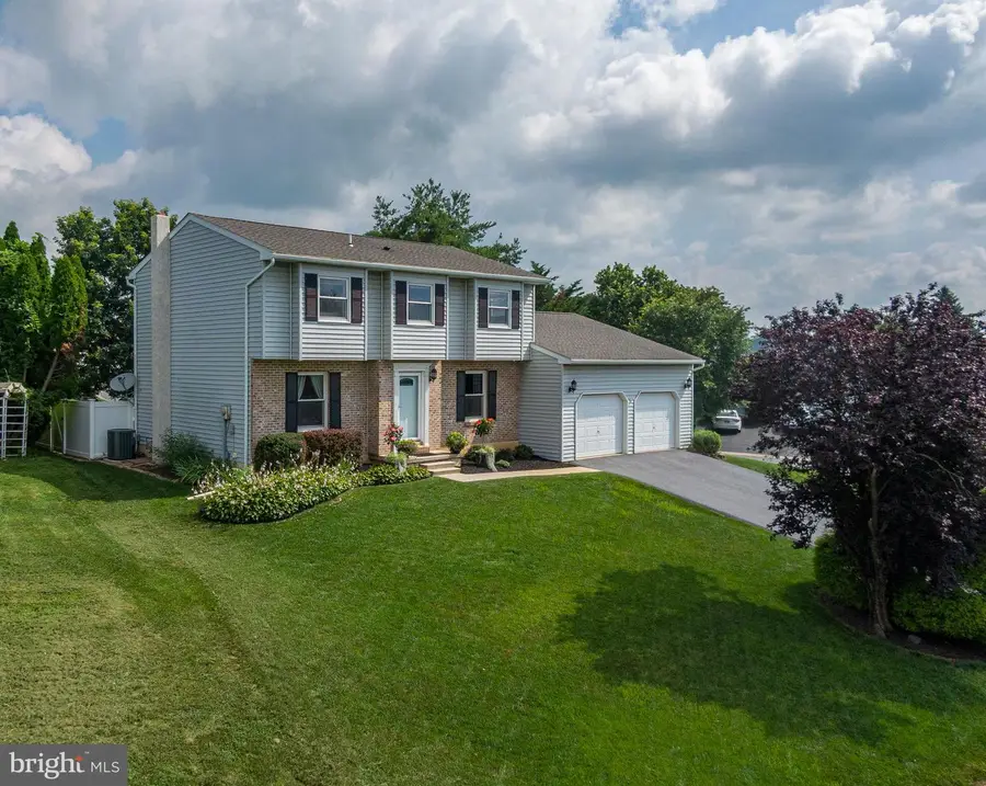 198 Genesis Dr, Blandon, PA 19510 - #2