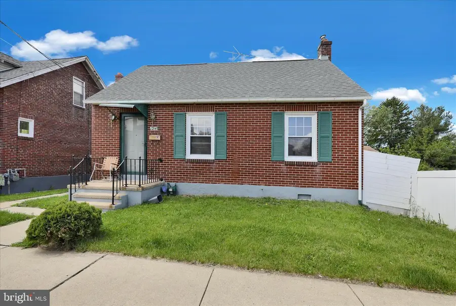 1214 Luzerne St, Reading, PA 19601 - #2