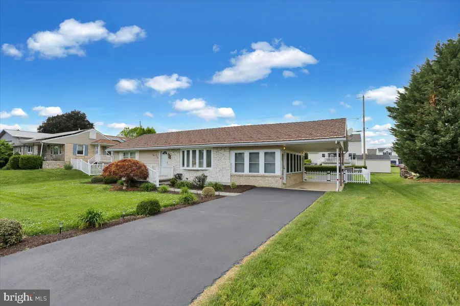 513 Floret Ave, Reading, PA 19605 - #2