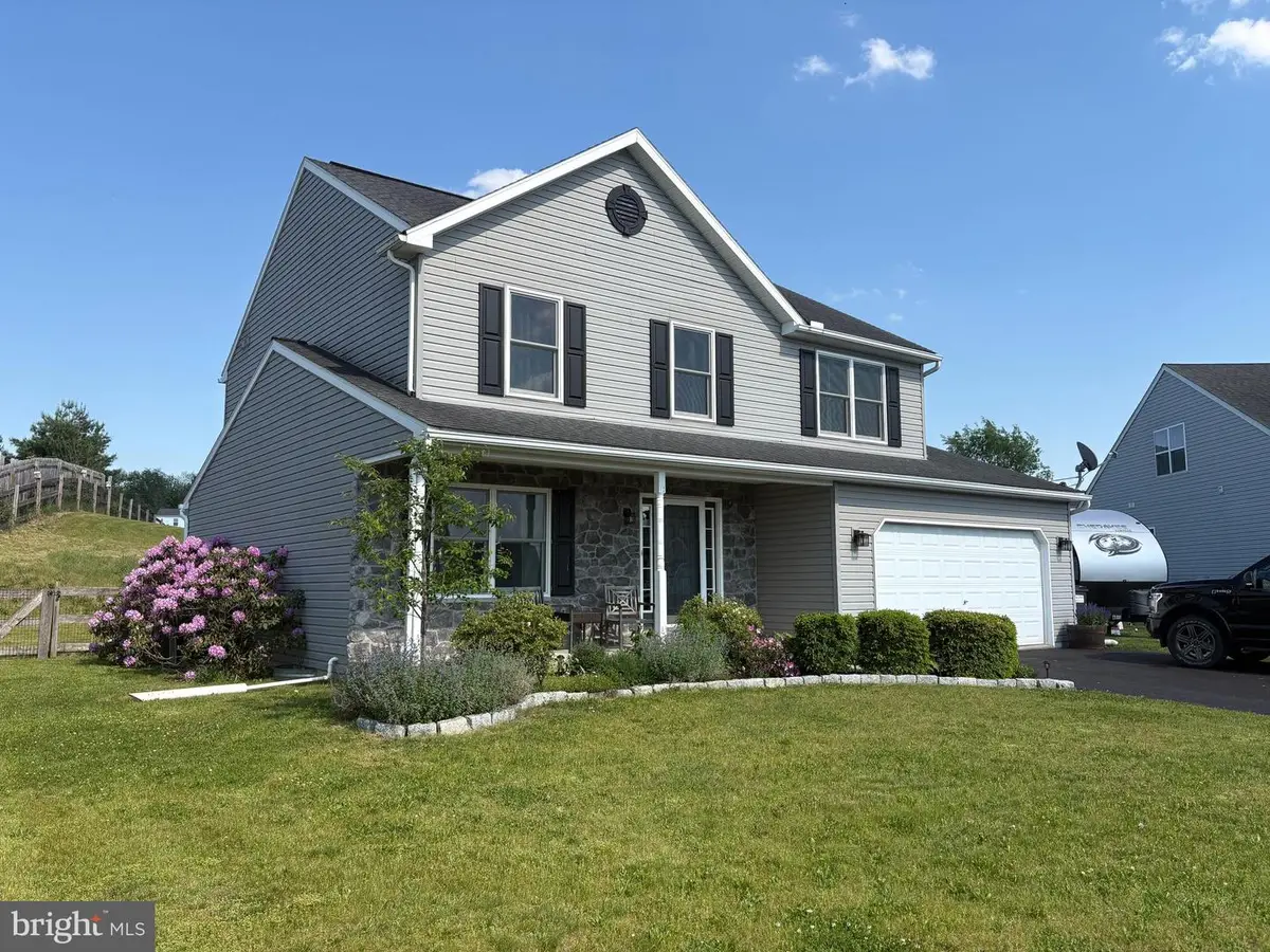 18 Albans Ct, Bernville, PA 19506 - #1