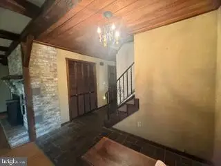 1482 Hilltop Rd, Leesport, PA 19533 - #3