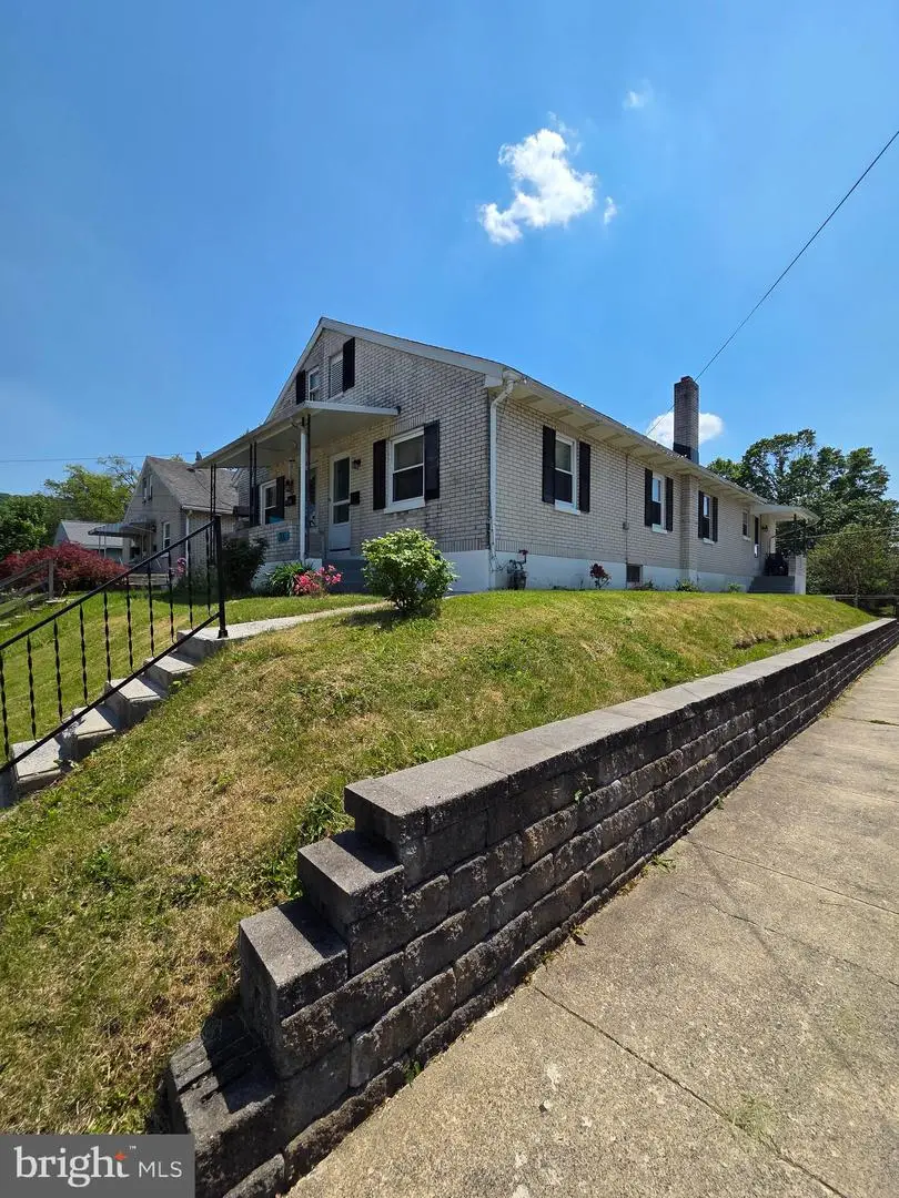 300 Melrose Ave, Reading, PA 19606 - #1