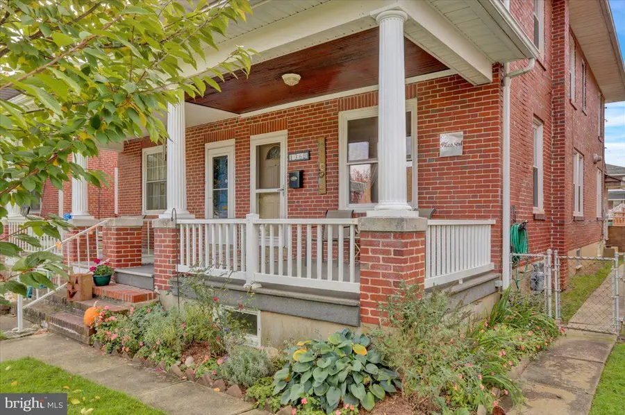 136 W Elm St, Reading, PA 19607 - #2