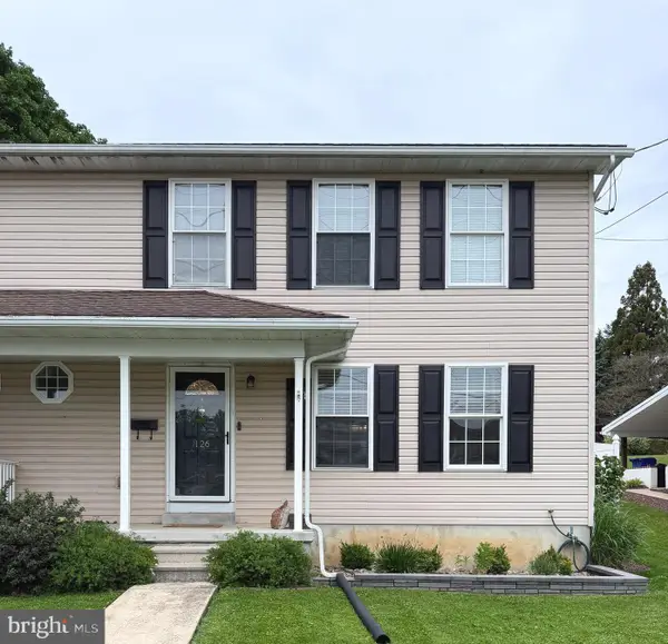 126 S Front St, WOMELSDORF, PA 19567
