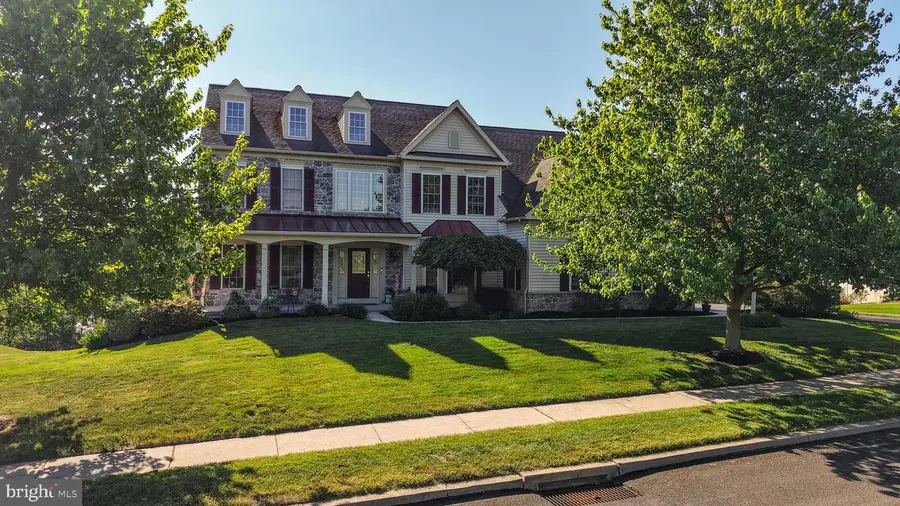 33 Sweetwater Ln, Wernersville, PA 19565 - #2