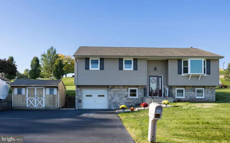 1044 E 4th St, Birdsboro, PA 19508 - #3