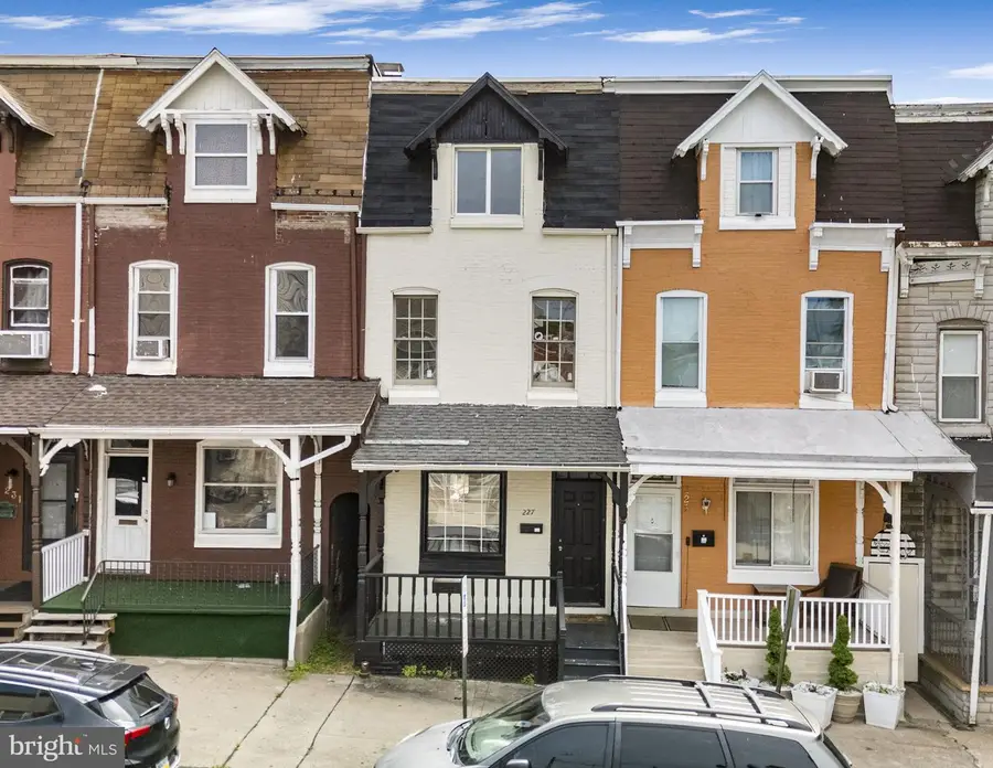 227 N Front St, Reading, PA 19601 - #2