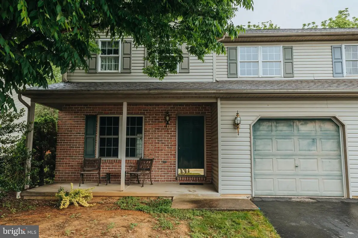 126 Bainbridge Cir, Reading, PA 19608 - #1