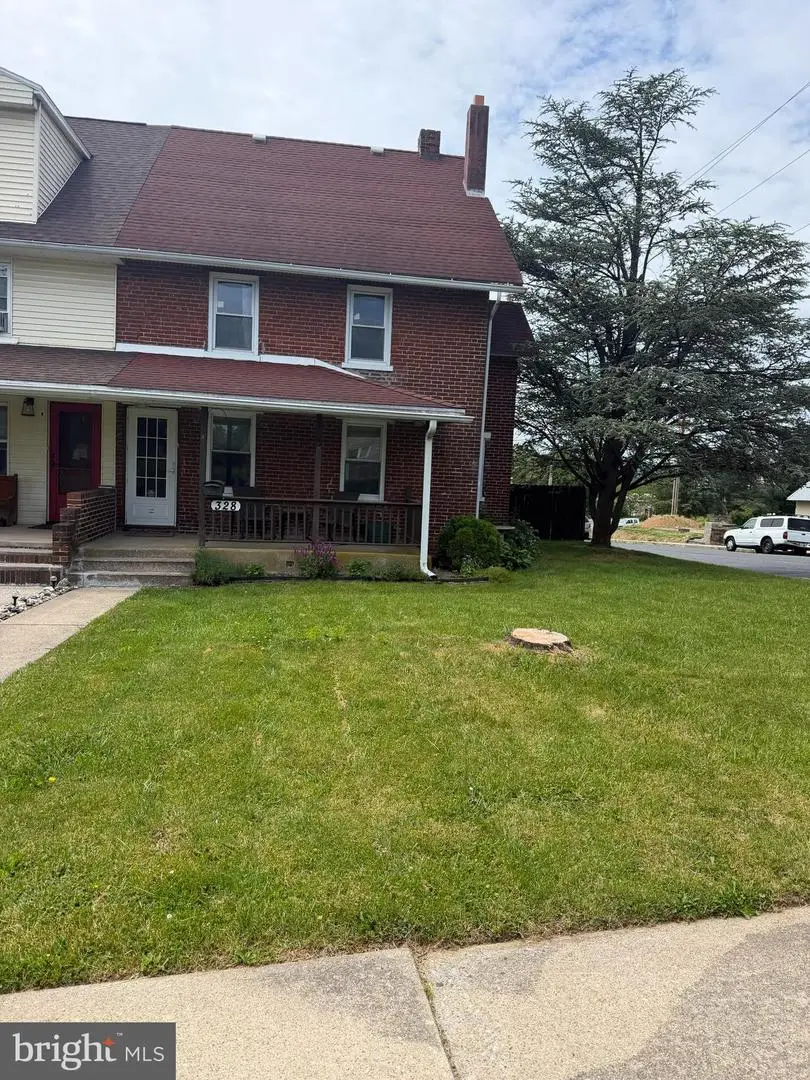 328 Franklin St, Shoemakersville, PA 19555 - #2