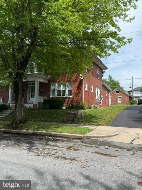826 Douglass St, Wyomissing, PA 19610 - #1