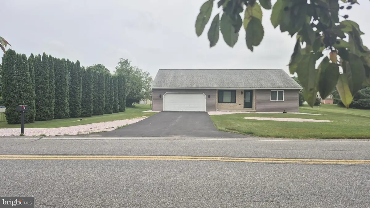 14 Clearview Dr, Mertztown, PA 19539 - #1