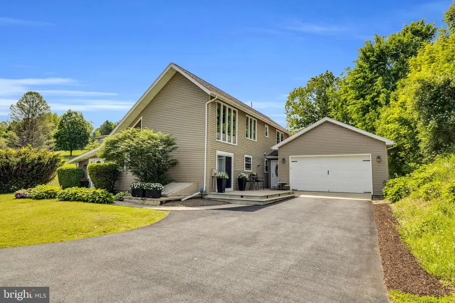 1094 Seifrit Ln, Bernville, PA 19506 - #2