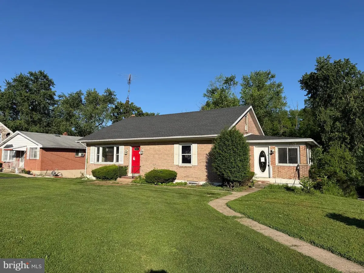 5700 Allentown Pi, Reading, PA 19605 - #1