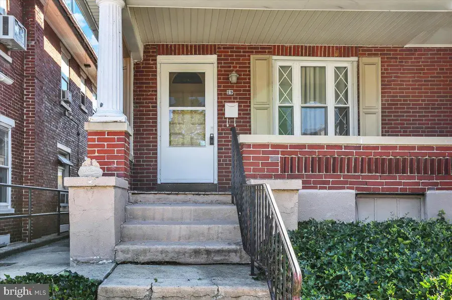 29 Arlington St, Reading, PA 19611 - #3