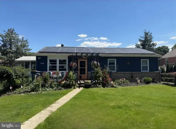 1305 Carsonia Ave, READING, PA 19606