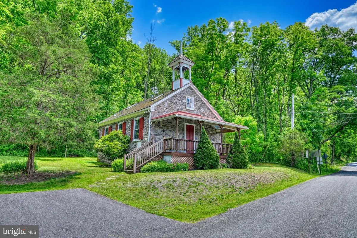 3 Mill Rd, Oley, PA 19547 - #1