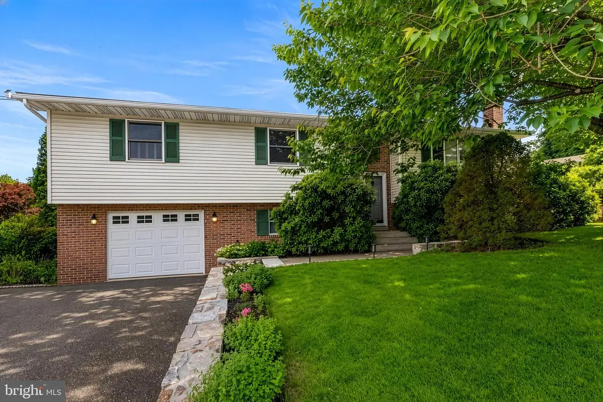 46 Popodickon Dr, Boyertown, PA 19512 - #1