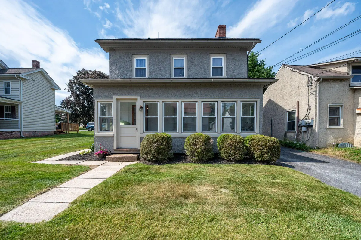 3007 Main St, Morgantown, PA 19543 - #1