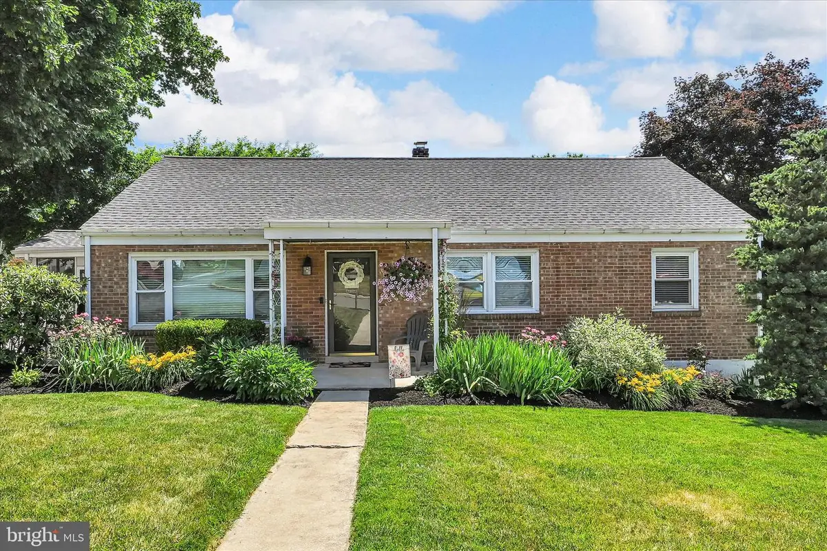 3523 Lantana Ave, Reading, PA 19605 - #1