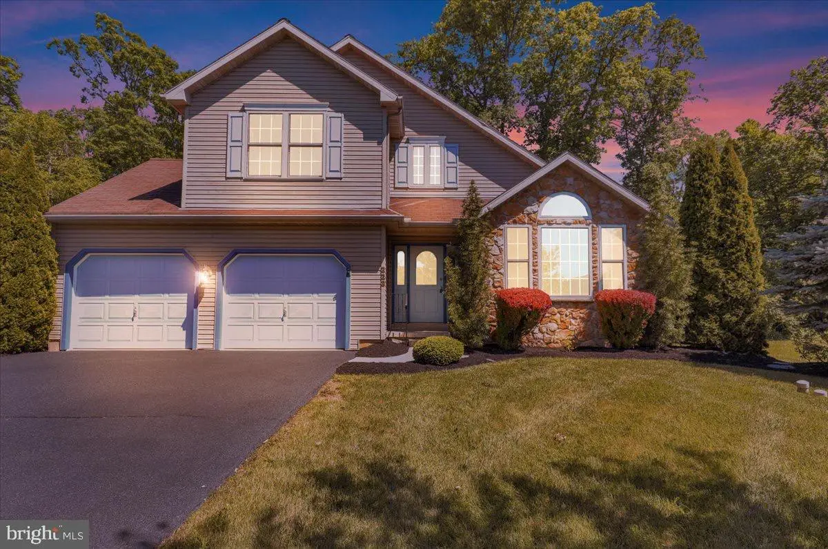 223 Woodbridge Ln, Douglassville, PA 19518 - #1